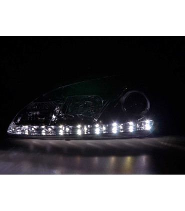 Fari - Daylight LED faro DRL look Ford Focus 4/5 porte. 05-08 cromato…