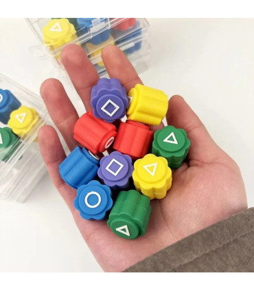 [1pcs] Nouveau jeu Karamari dés accessoires de jeu de fête carré rond Triangle impression Bar a