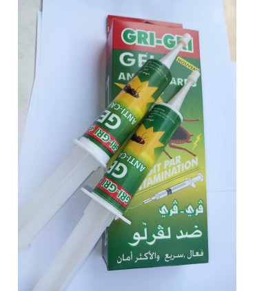 deux seringues, gel anti cafards, vert, boîte